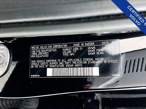 Certified 2023 Volvo XC60 B5 Ultimate w/ Climate Package image 43