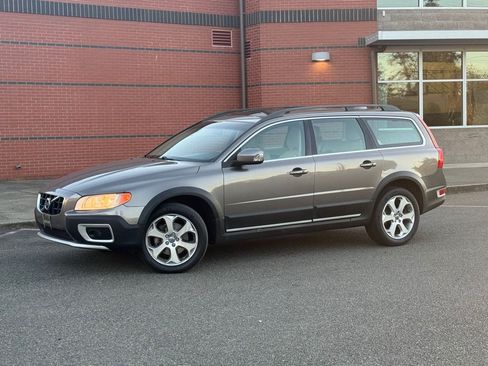 Used 2011 Volvo XC70 T6 AWD/4WD image 1