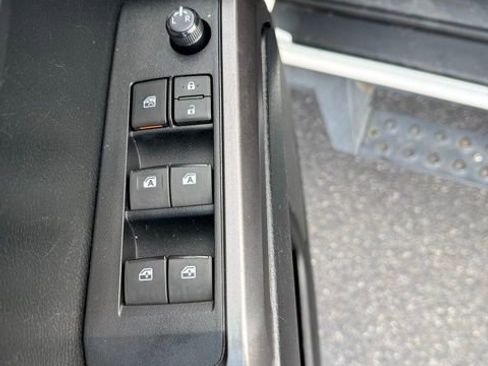 Used 2021 Toyota Tacoma TRD Off-Road w/ Technology Package image 15