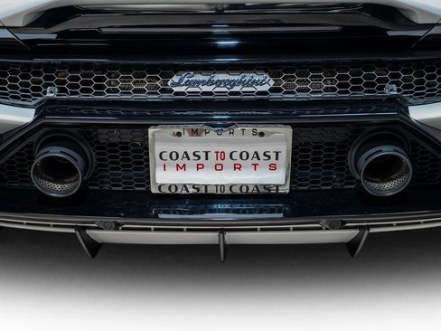 Used 2020 Lamborghini Huracan EVO image 16