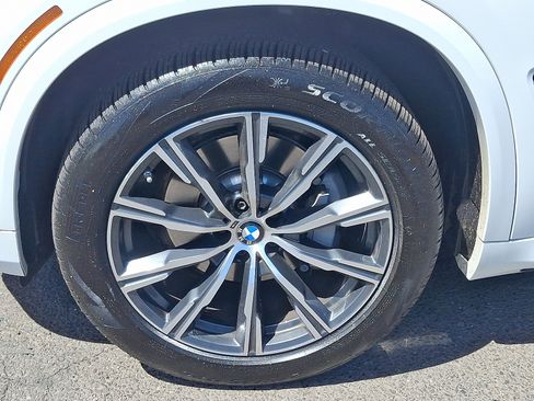 Used 2020 BMW X5 xDrive40i w/ M Sport Package AWD/4WD image 11