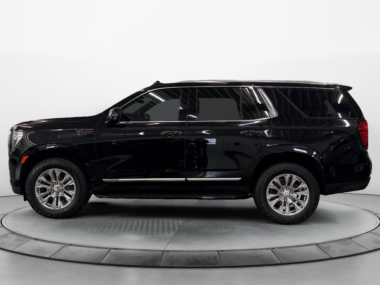 Used 2024 GMC Yukon Denali w/ Max Trailering Package AWD/4WD image 3