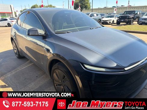 Used 2026 Tesla Model Y 2WD image 1