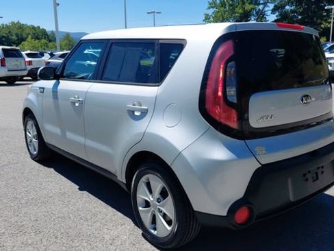 Used 2016 Kia Soul FWD image 6