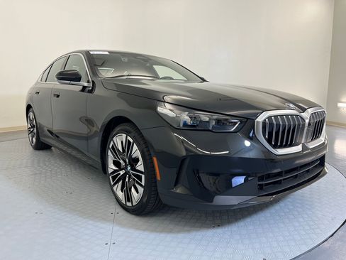 New 2026 BMW 530i w/ Executive Package image 7