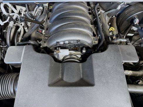 Used 2019 Chevrolet Tahoe LT image 38