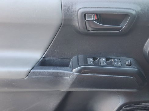 Used 2022 Toyota Tacoma SR image 24