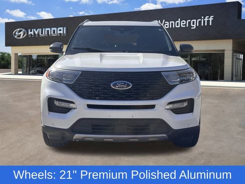 Used 2020 Ford Explorer Platinum w/ Premium Technology Package image 3