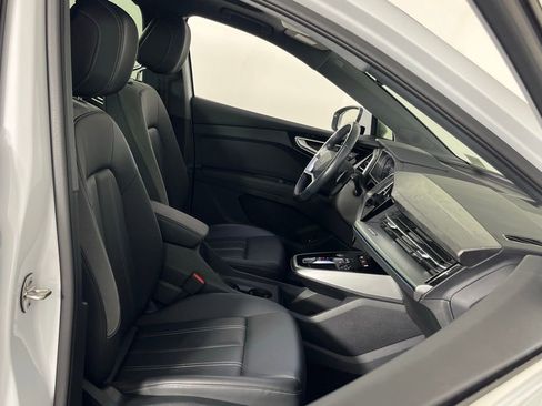 Used 2024 Audi Q4 e-tron Premium Plus w/ Premium Plus image 31