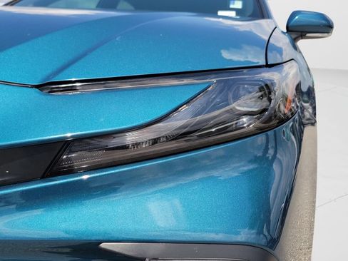 Used 2025 Toyota Camry SE w/ Convenience Package FWD image 24
