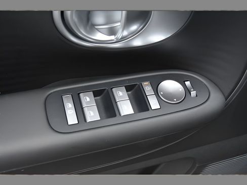 New 2026 Hyundai Ioniq 9 SE image 18