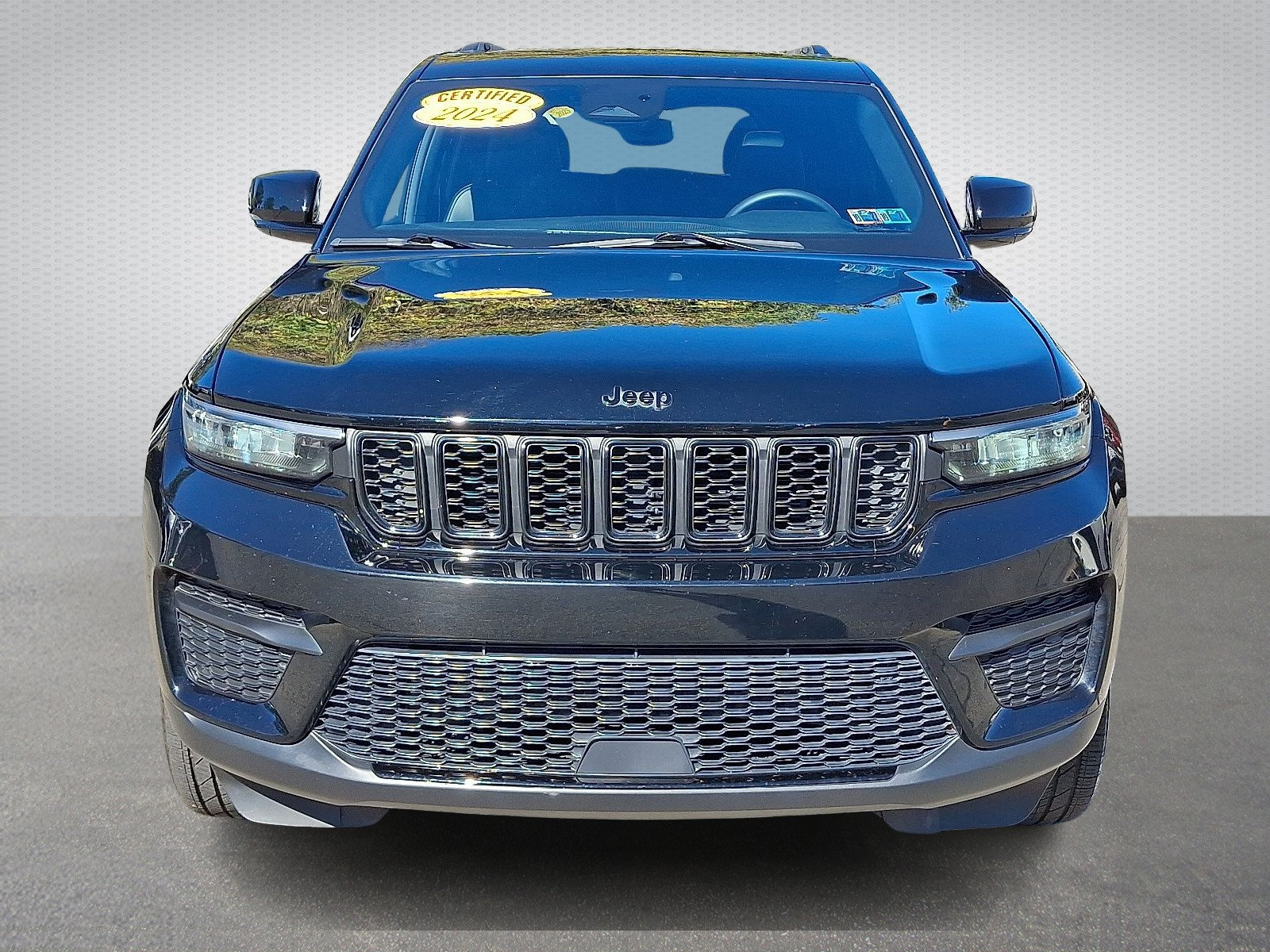 Certified 2023 Jeep Grand Cherokee Altitude AWD/4WD image 2