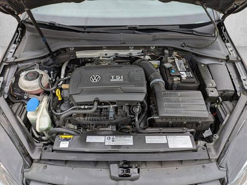 Used 2018 Volkswagen Golf 4-Door image 22