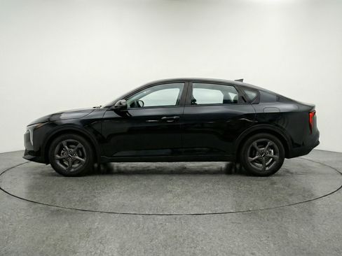 Used 2025 Kia K4 LXS image 5