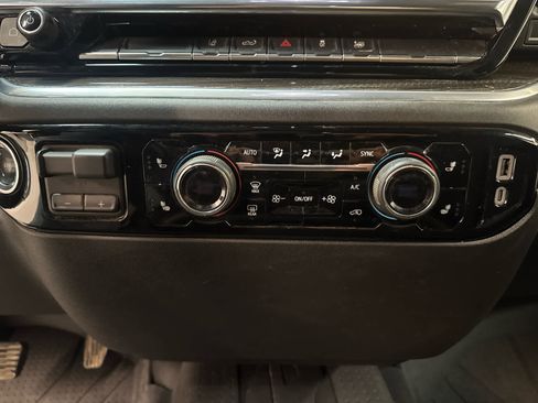 Certified 2025 Chevrolet Silverado 2500 LT w/ Convenience Package image 20