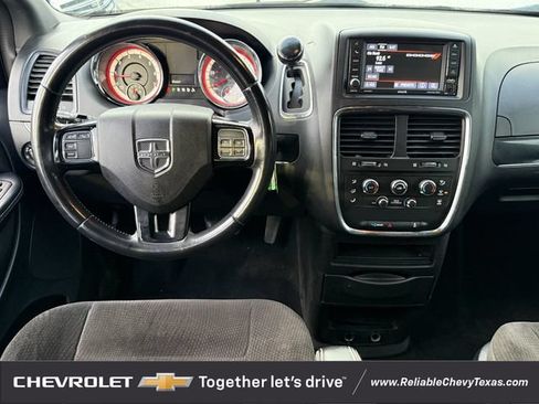 Used 2019 Dodge Grand Caravan SE FWD image 12