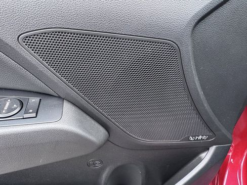 Used 2017 Hyundai Elantra Limited w/ Limited Tech Package 04 image 27