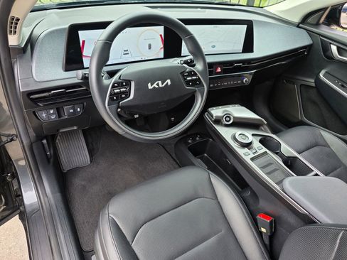 Used 2024 Kia EV6 Wind RWD image 17
