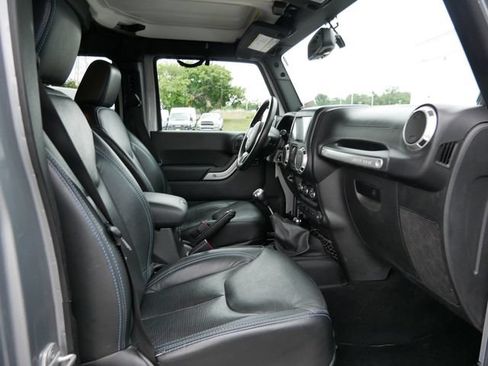 Used 2013 Jeep Wrangler Unlimited Sahara w/ Dual Top Group AWD/4WD image 16