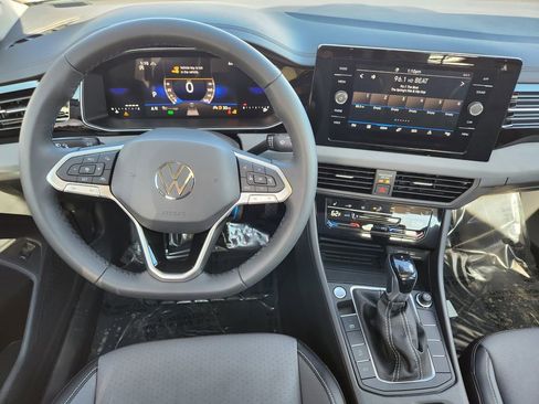 New 2026 Volkswagen Jetta SE image 2