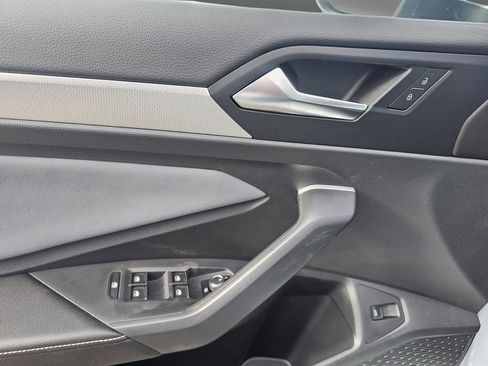New 2026 Volkswagen Jetta SE FWD image 40