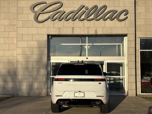 Used 2023 Land Rover Range Rover Sport SE Dynamic image 6