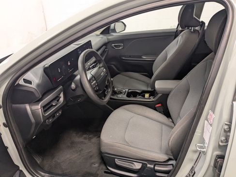 Used 2025 Kia K4 FWD image 22
