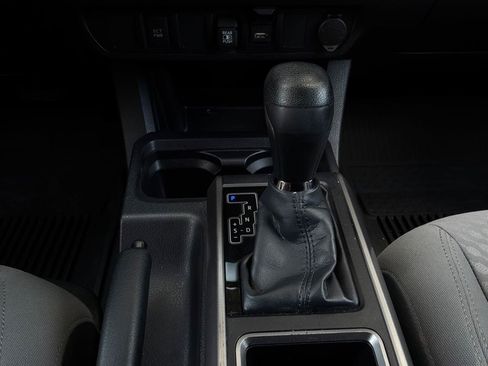 Used 2023 Toyota Tacoma SR5 AWD/4WD image 21