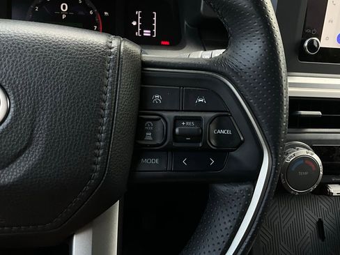 Used 2025 Toyota 4Runner SR5 image 32