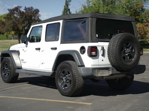 Used 2018 Jeep Wrangler Unlimited Sport AWD/4WD image 3