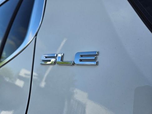 Used 2018 GMC Acadia SLE w/ LPO, Floor Liner Package image 9