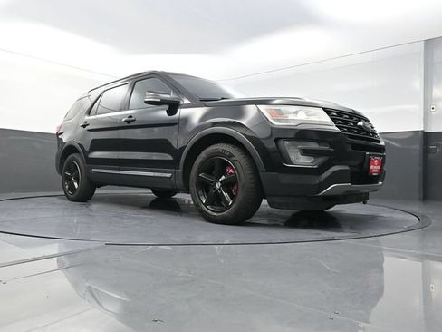 Used 2017 Ford Explorer XLT AWD/4WD image 33