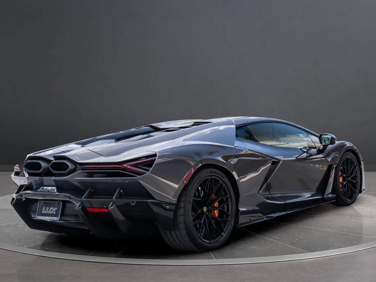 Used 2025 Lamborghini Revuelto AWD/4WD image 8