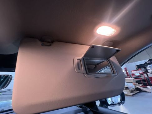 Used 2024 Nissan Rogue SL w/ SL Premium Package image 35