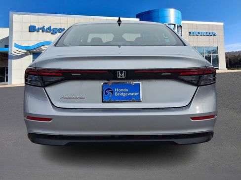 Used 2025 Honda Accord SE image 5