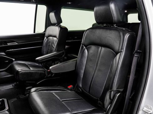 Used 2024 Jeep Wagoneer L Series II image 44