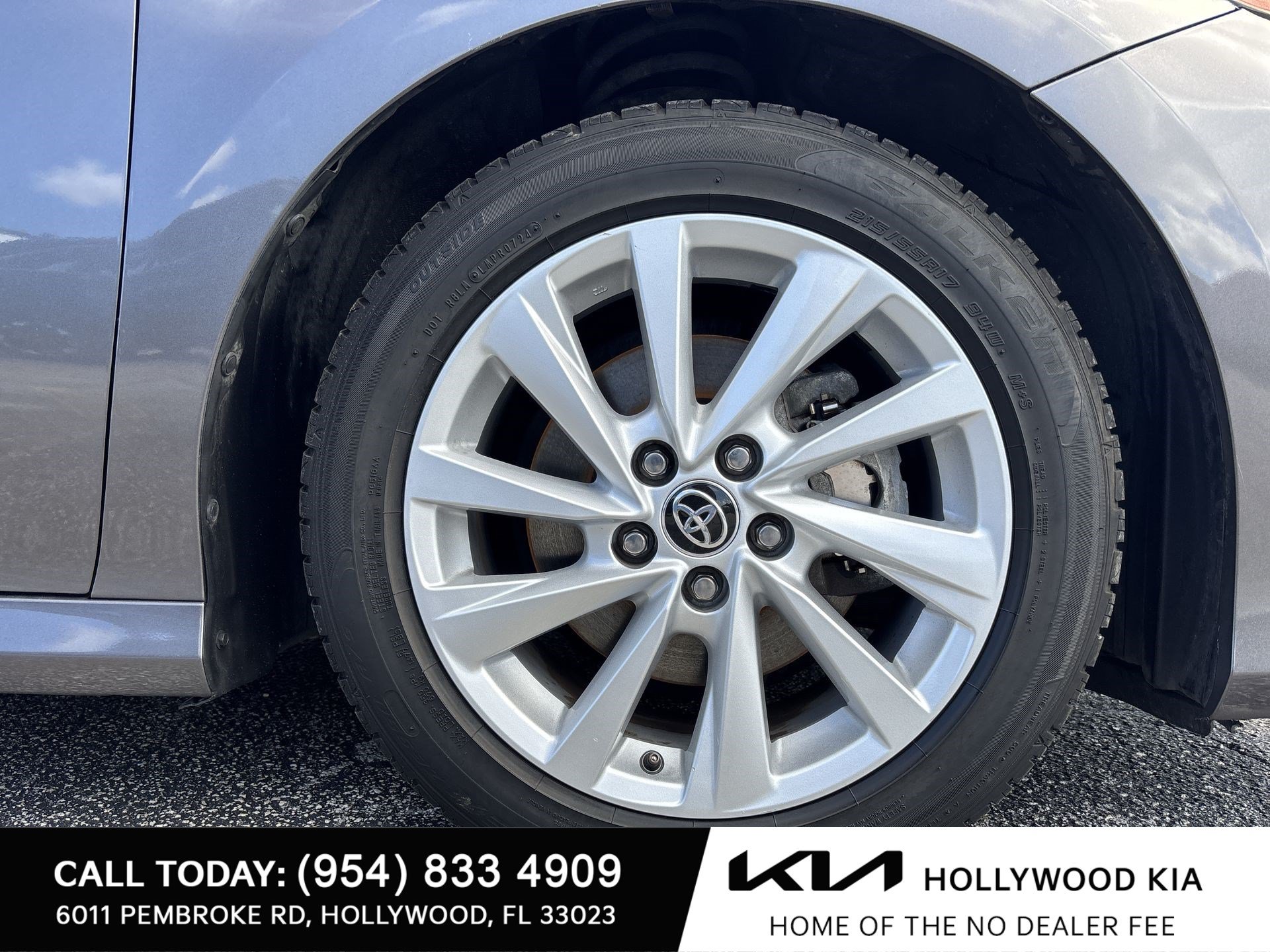 Used 2022 Toyota Camry LE FWD image 18