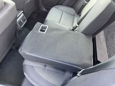 Used 2025 Toyota Camry LE image 28