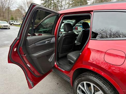 Used 2023 Cadillac XT6 Sport w/ Technology Package image 16