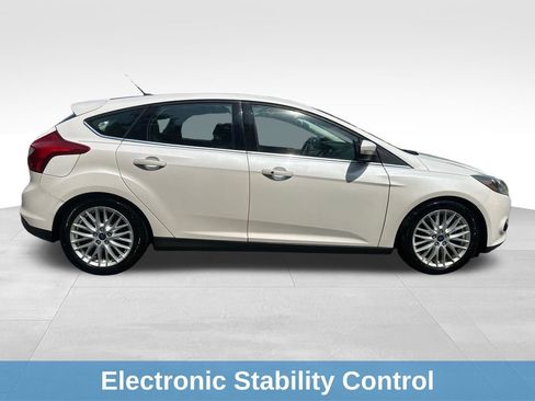Used 2014 Ford Focus Titanium FWD image 9
