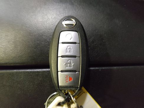 Used 2021 Nissan Rogue SV FWD image 32