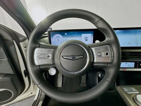 Used 2023 Genesis GV60 Advanced AWD/4WD image 11