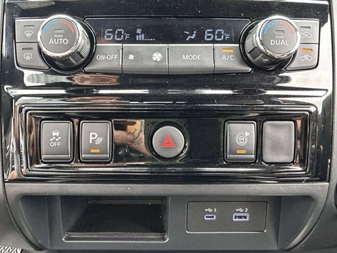 Used 2024 Nissan Titan SV w/ SV Bronze Edition Package RWD image 18