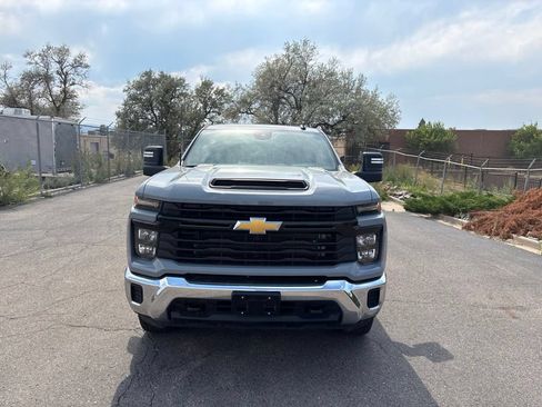 Used 2024 Chevrolet Silverado 2500 W/T AWD/4WD image 3