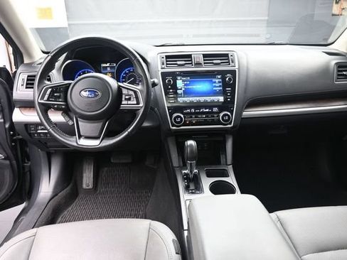 Used 2018 Subaru Outback 3.6R Limited AWD/4WD image 9