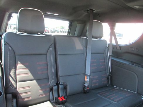 Used 2025 GMC Yukon XL AT4 Ultimate AWD/4WD image 29