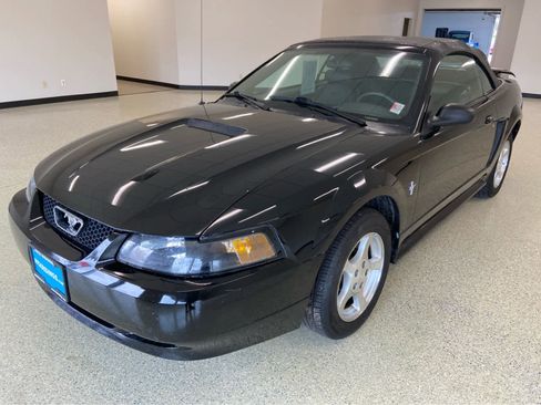 Used 2002 Ford Mustang Deluxe image 1