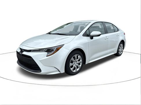 Used 2023 Toyota Corolla LE FWD image 7