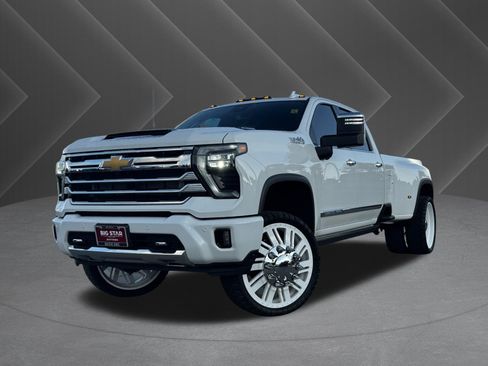 Used 2025 Chevrolet Silverado 3500 High Country w/ High Country Premium Package AWD/4WD image 2