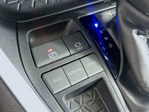 Used 2025 Toyota RAV4 XLE image 24